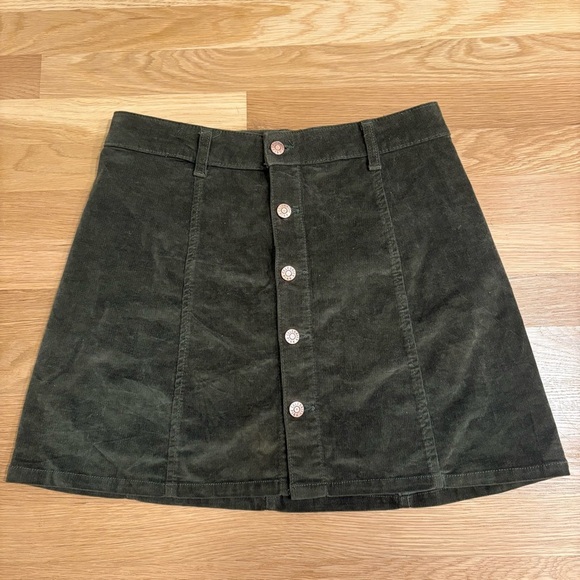 Celebrity Pink Dresses & Skirts - Celebrity Pink Soft Olive Corduroy Mini Skirt Size 7/28 Fall